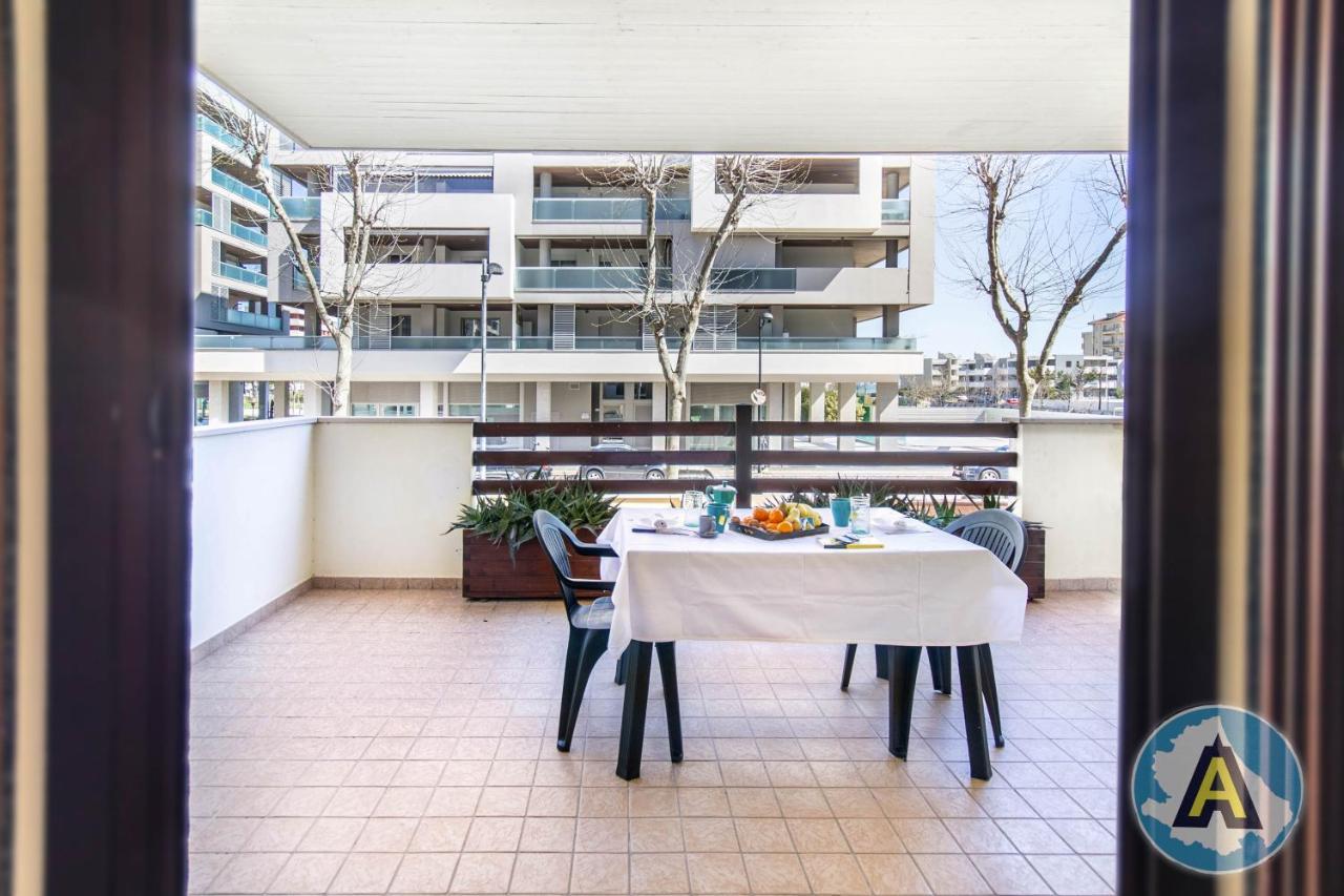Luminoso A Due Passi Dal Mare 51A Apartman Montesilvano Marina Kültér fotó
